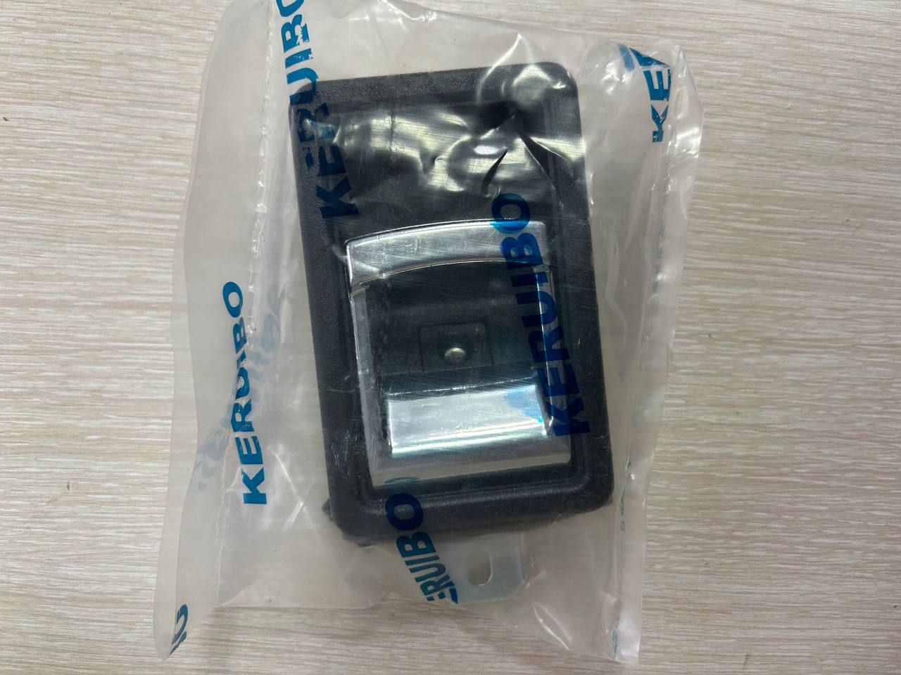 Замок двери кабины 71N6-03410